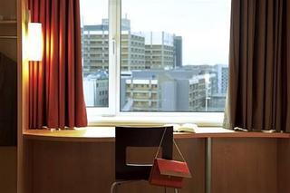 Ibis Centre - La Cite Hotel 3*